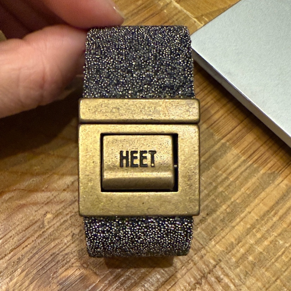 Heet Black and Gold Bracelet